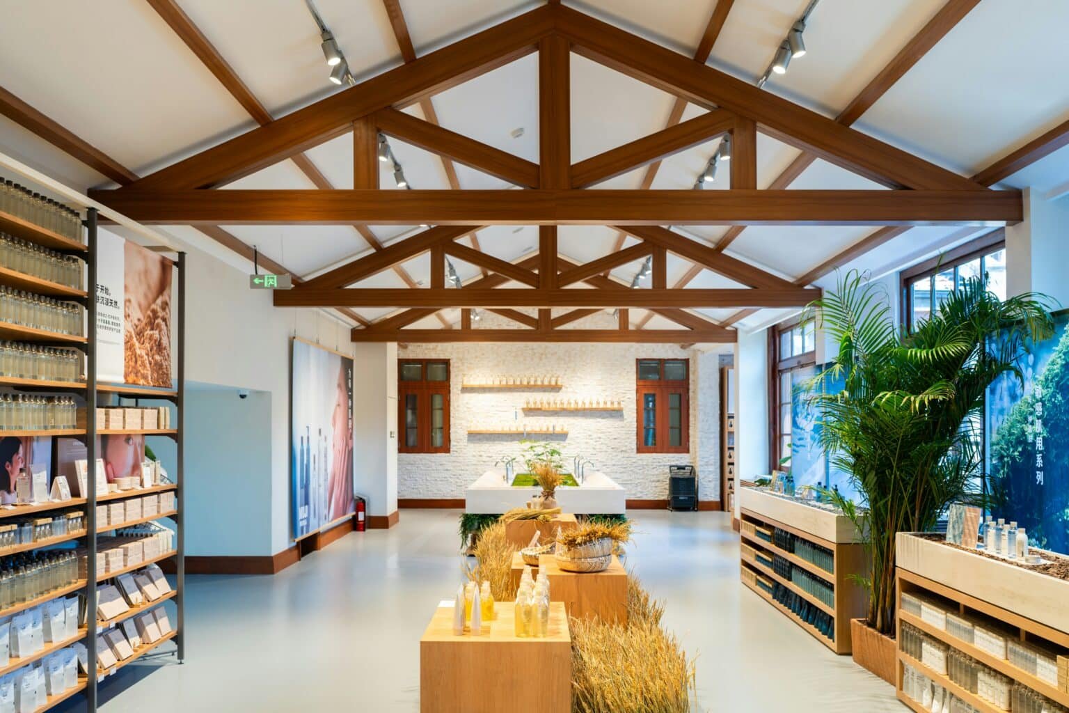 Store after a professional cleaning service by Darine's Super Cleaning