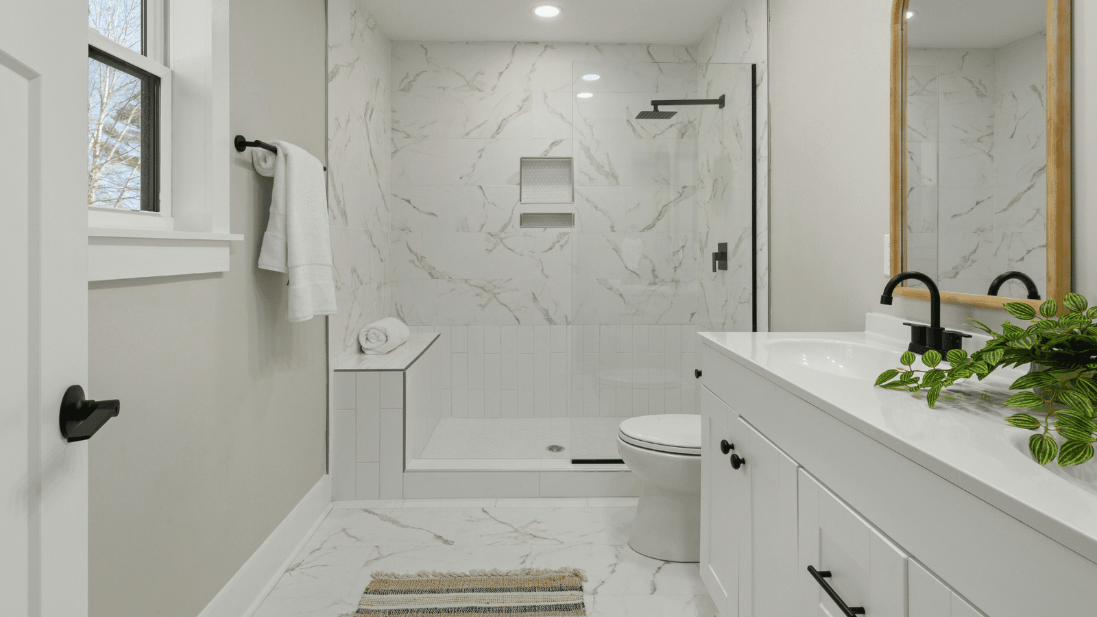 Bathroom, cleaned and sanitized, ready to be used